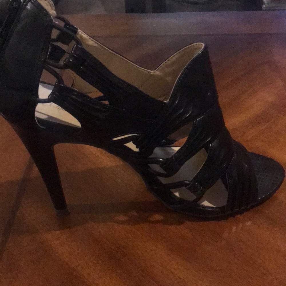 Black Tisha heels slightly used